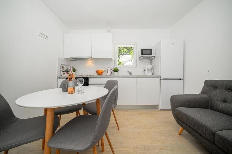 Sunshine Apartment Sovlje Tribalj Exterior foto